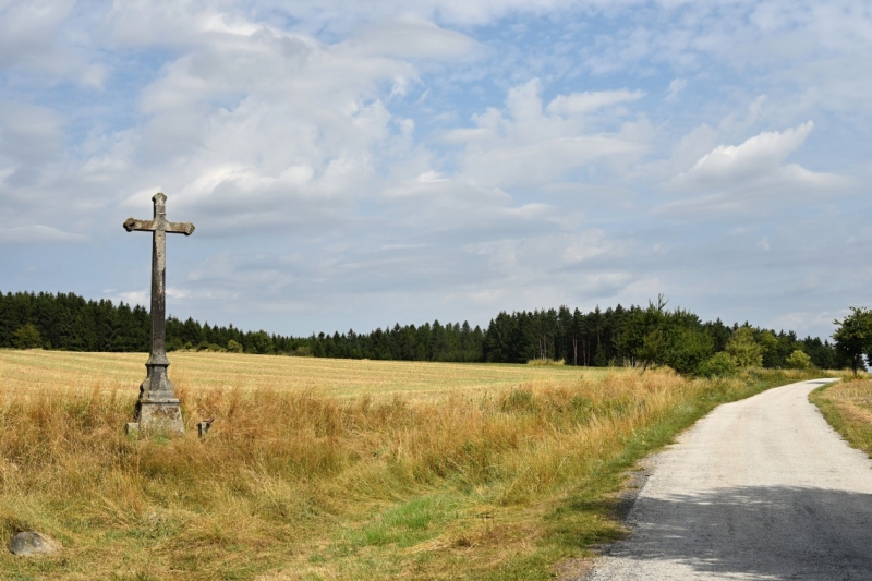 Kříž u Košťálkova
